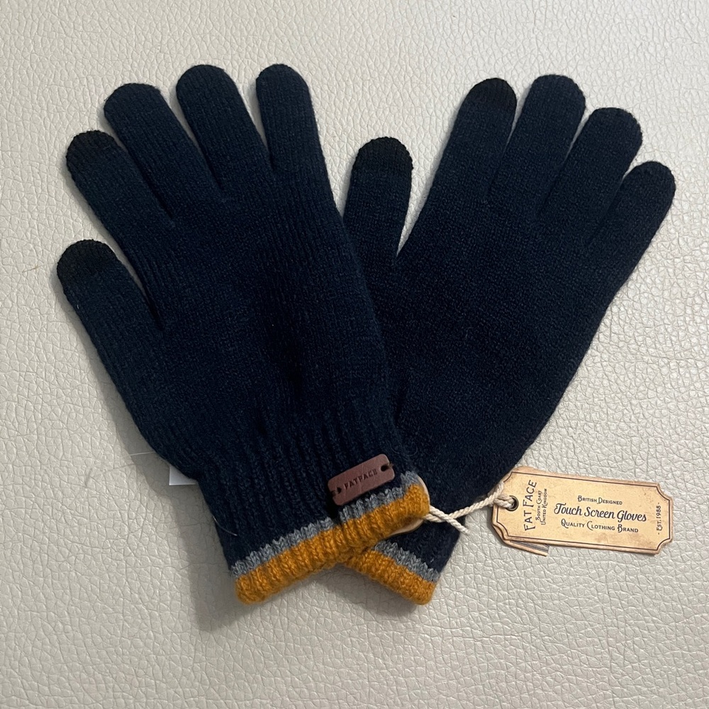 NWT - Fat Face Adult Touchscreen Knit Gloves